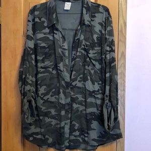 Long sleeve camp print shirt